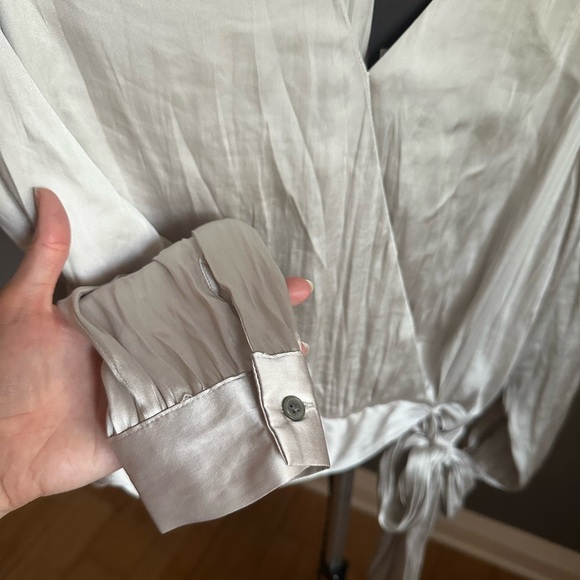 NWT Banana Republic Silk Blouse with Waist Tie - Picture 6 of 6